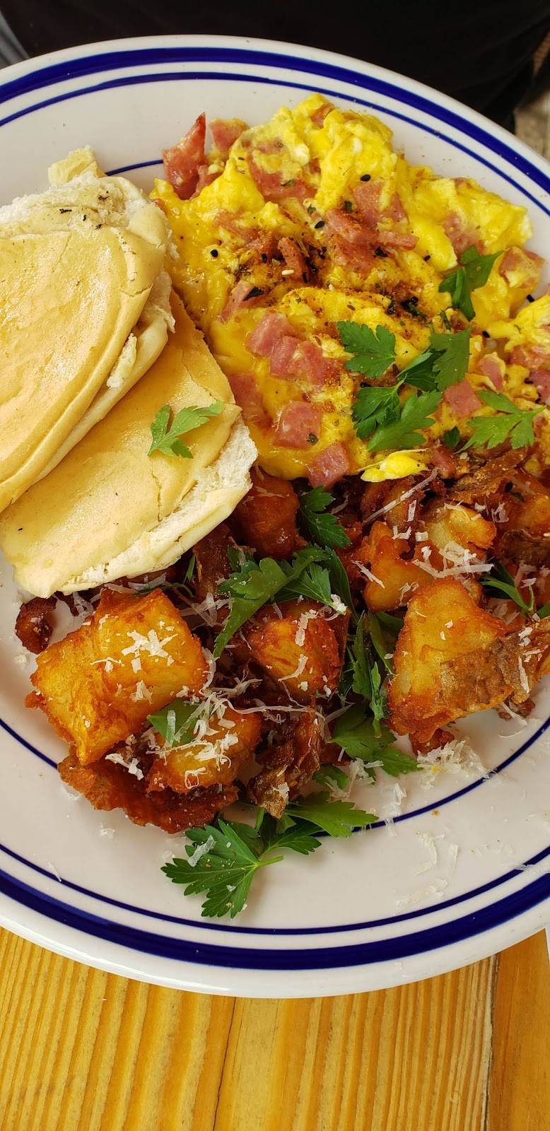 Chugs | restaurant | 3444 Main Hwy Suite 21, Miami, FL 33133, USA | 7865348722 OR +1 786-534-8722