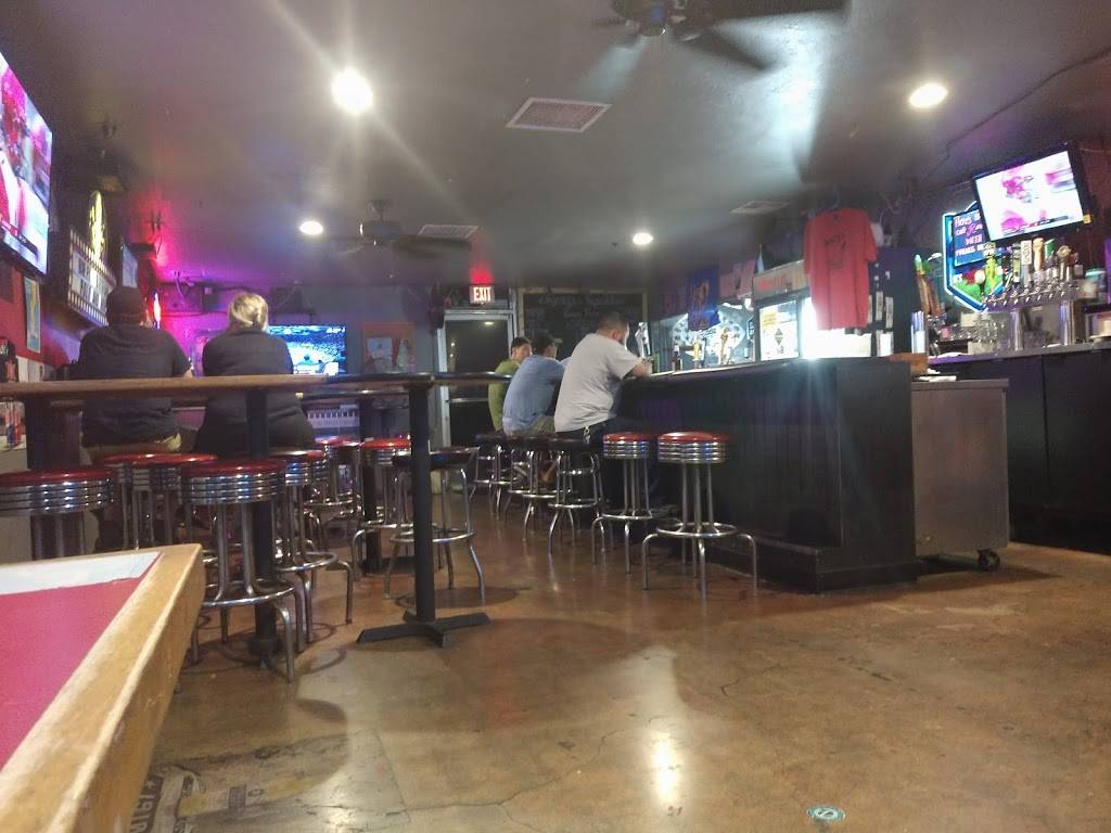 Henrys Bar and Grill | restaurant | 10549 Stanford Ave, Garden Grove, CA 92840, USA | 7145379884 OR +1 714-537-9884