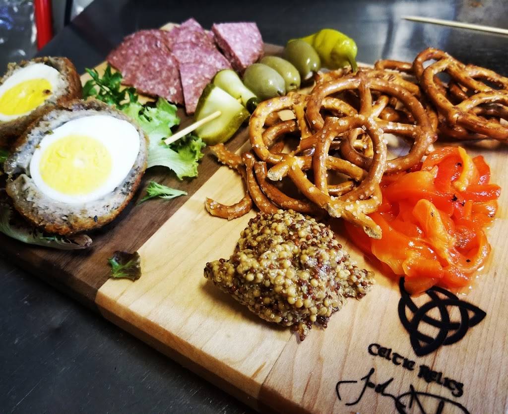 The Grand Templin Pub | restaurant | 216 St Andrew St W, Fergus, ON N1M 1N7, Canada | 2263834483 OR +1 226-383-4483