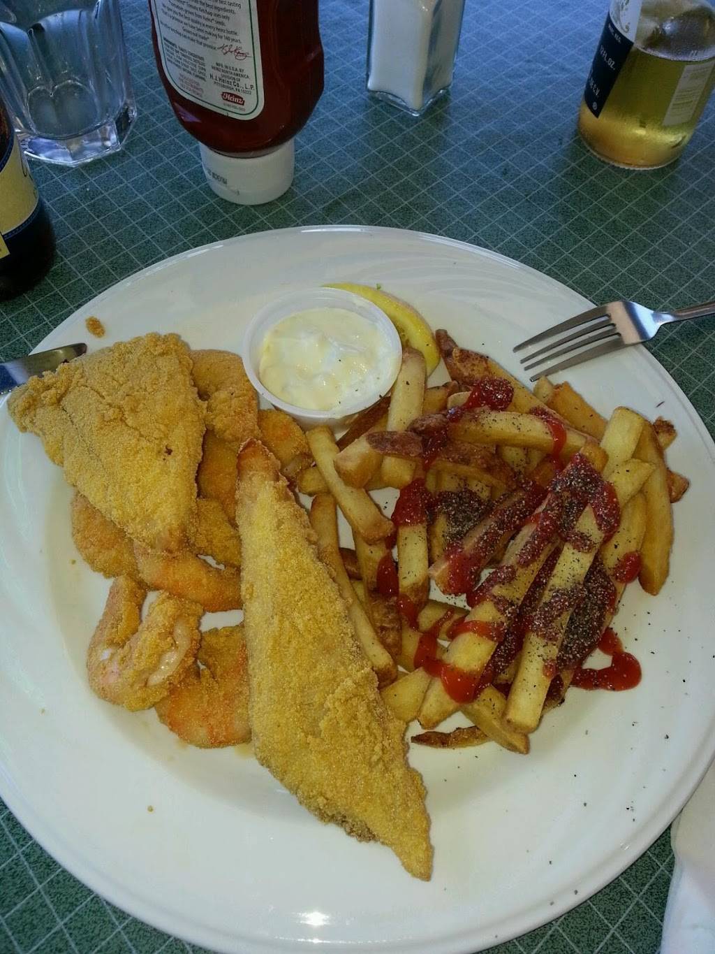 Fishwife Seafood Cafe | restaurant | 789 Trinity Ave, Seaside, CA 93955, USA | 8313942027 OR +1 831-394-2027