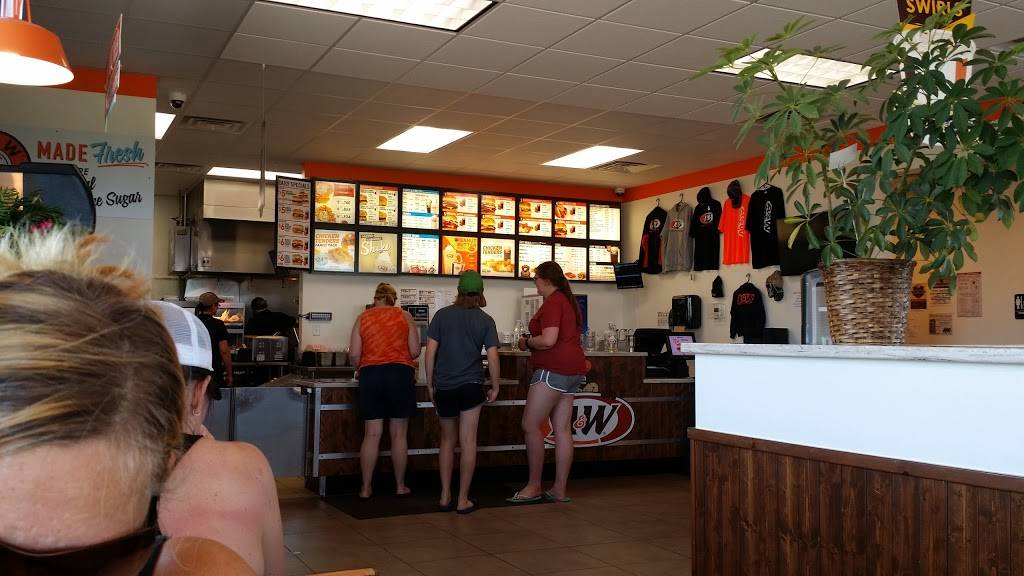 A&W Restaurant | restaurant | 780 1st St SE Box 72, Richmond, MN 56368, USA | 3205977668 OR +1 320-597-7668