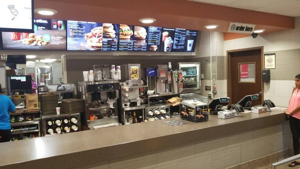 McDonalds | cafe | 611 W Charter Way, Stockton, CA 95206, USA | 2099482572 OR +1 209-948-2572