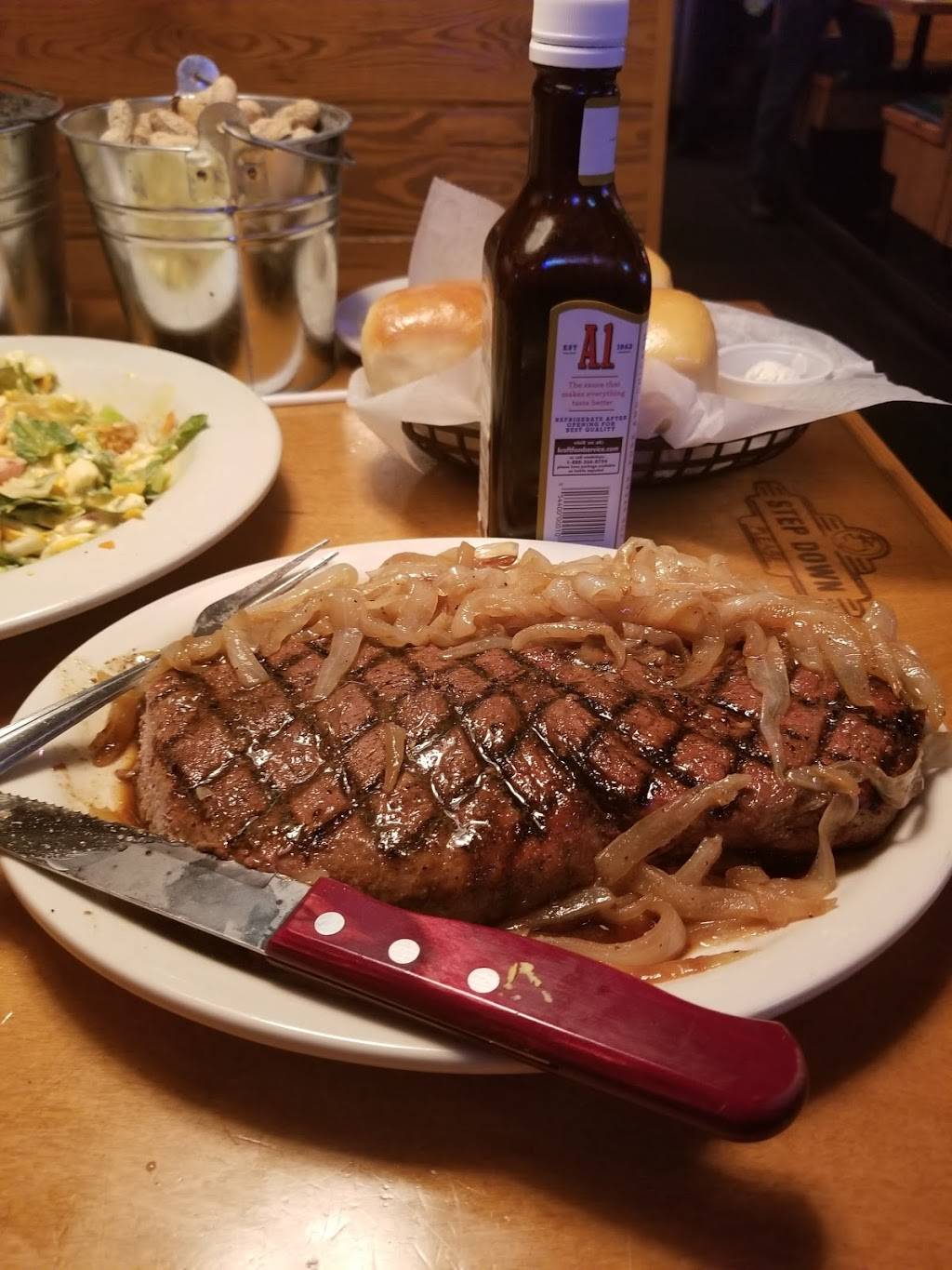 Texas Roadhouse | restaurant | 1305 NJ-33, Hamilton Township, NJ 08690, USA | 6098907427 OR +1 609-890-7427