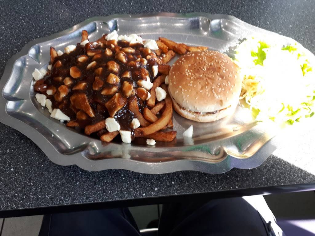 Restaurant Terrasse Dagenais | restaurant | 5575 Boulevard Dagenais O, Laval, QC H7R 1M1, Canada | 4506272441 OR +1 450-627-2441