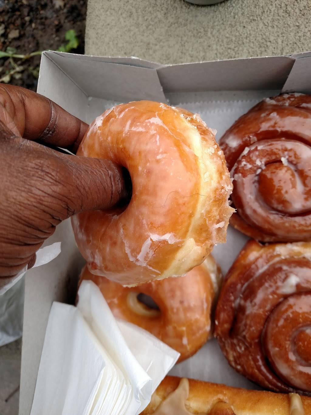 Winchells Donut House | cafe | 3023 W Florence Ave, Los Angeles, CA 90043, USA | 3237517462 OR +1 323-751-7462