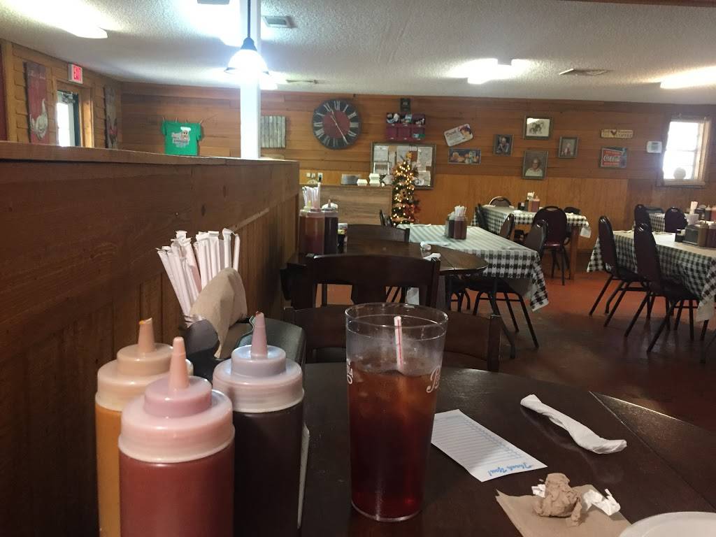 Sweet Ts Smokehouse | restaurant | 701 S Hutchinson Ave, Adel, GA 31620, USA | 2298961665 OR +1 229-896-1665