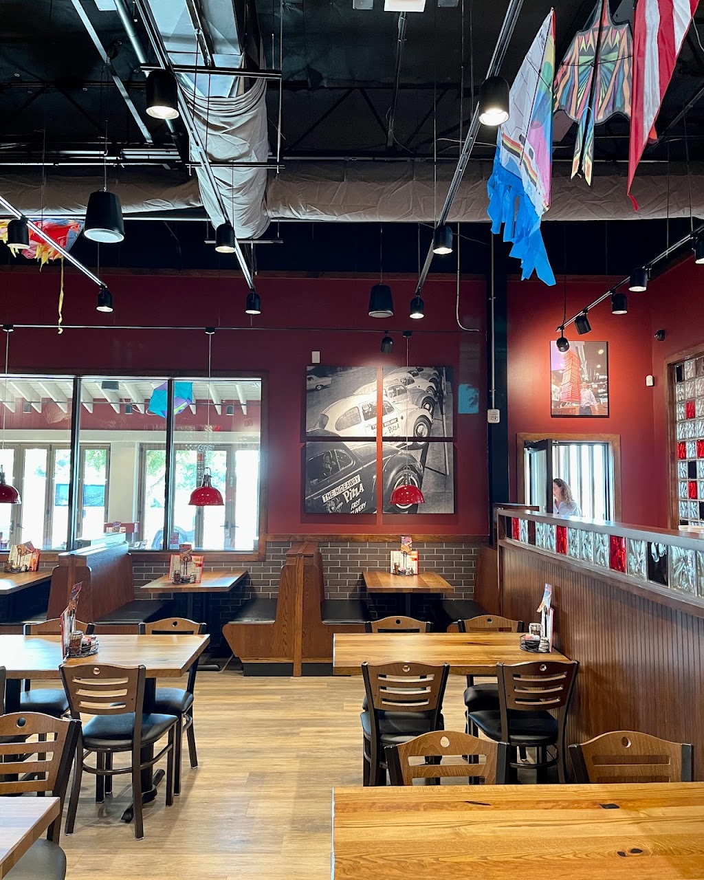 Hideaway Pizza | restaurant | 1353 24th Ave NW, Norman, OK 73069, USA | 4052314778 OR +1 405-231-4778