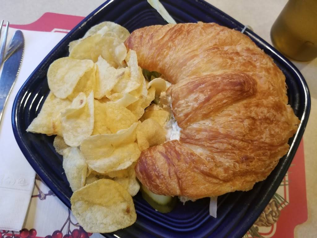 Charlys Family Restaurant | restaurant | 4455 Kirk Rd, Youngstown, OH 44515, USA | 3307995569 OR +1 330-799-5569