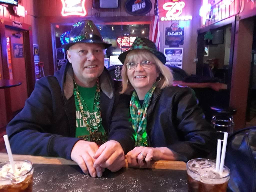 Spoondoggers Bar and Grill | restaurant | N1320 S Lake Shore Dr, Genoa City, WI 53128, USA | 2622958773 OR +1 262-295-8773