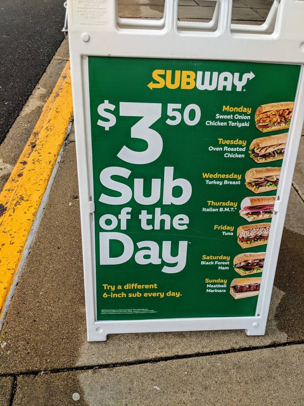 Subway Restaurants | restaurant | 1588 Algonquin Rd, Hoffman Estates, IL 60192, USA | 8479349989 OR +1 847-934-9989