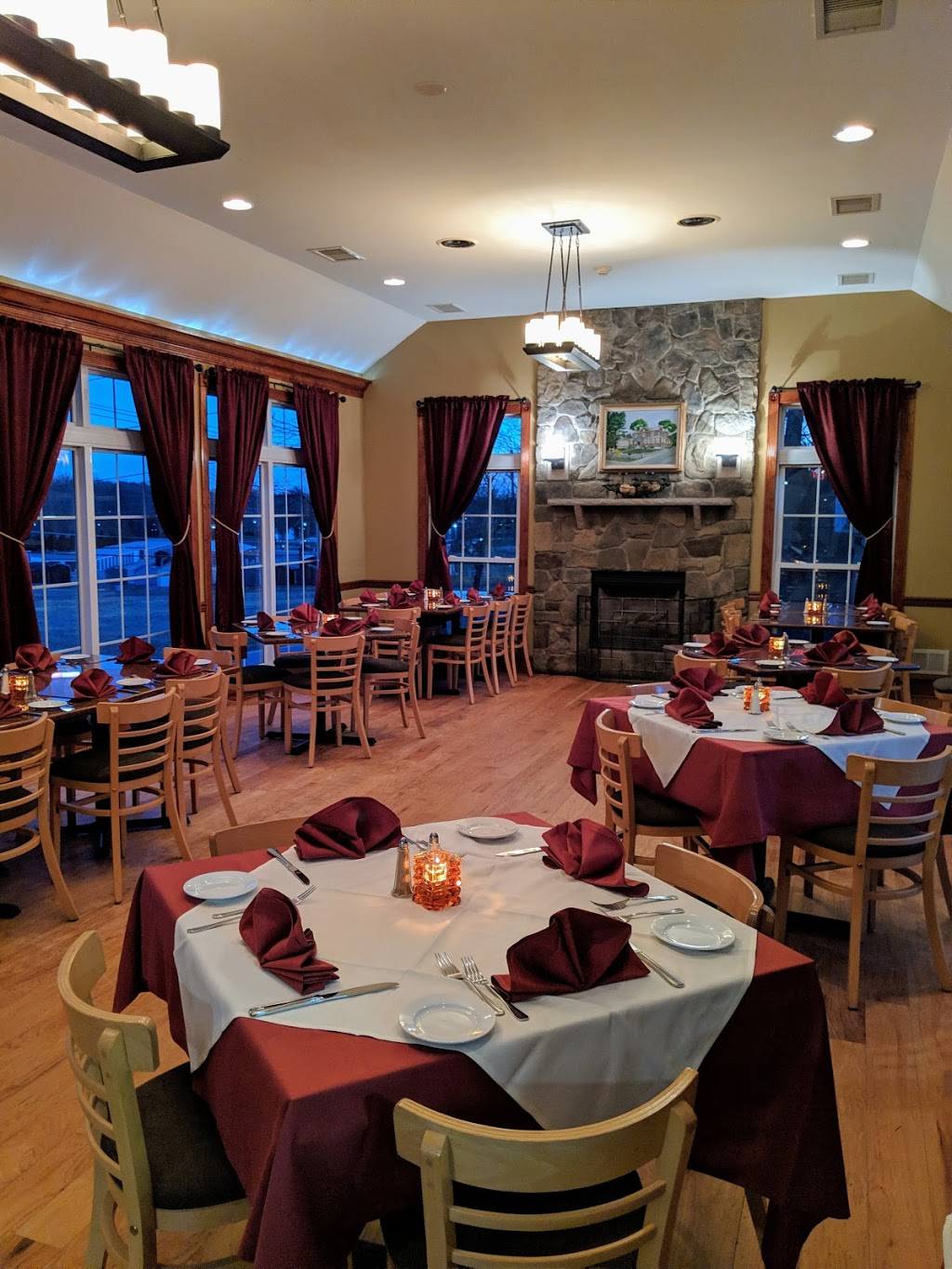 Bottoms Up | restaurant | 1965 NY-284, Slate Hill, NY 10973, USA | 8453552886 OR +1 845-355-2886