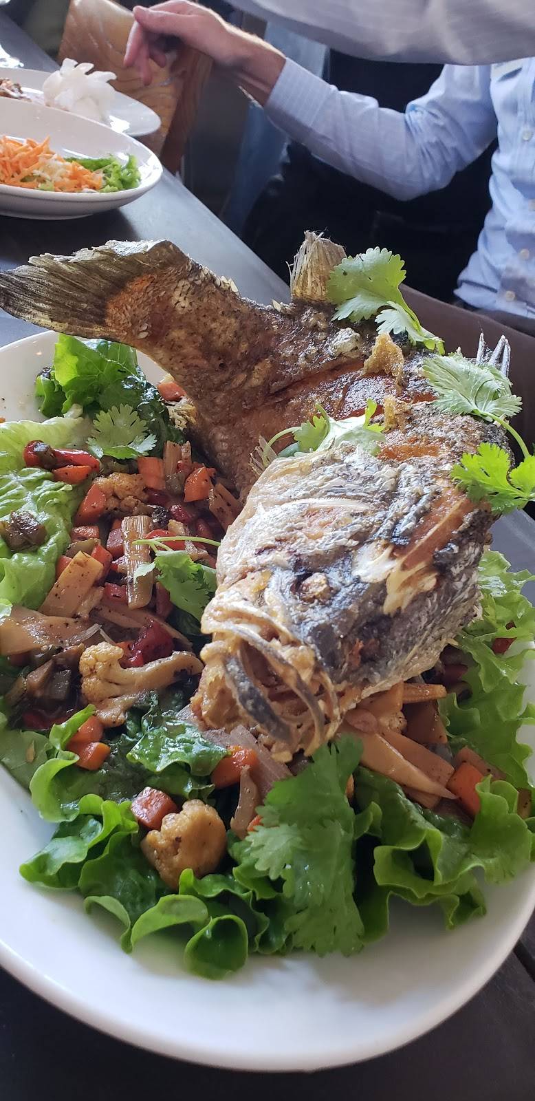 The Cure Kitchen & Bar | restaurant | 7862 Warner Ave Ste 101, Huntington Beach, CA 92647, USA | 7143758980 OR +1 714-375-8980