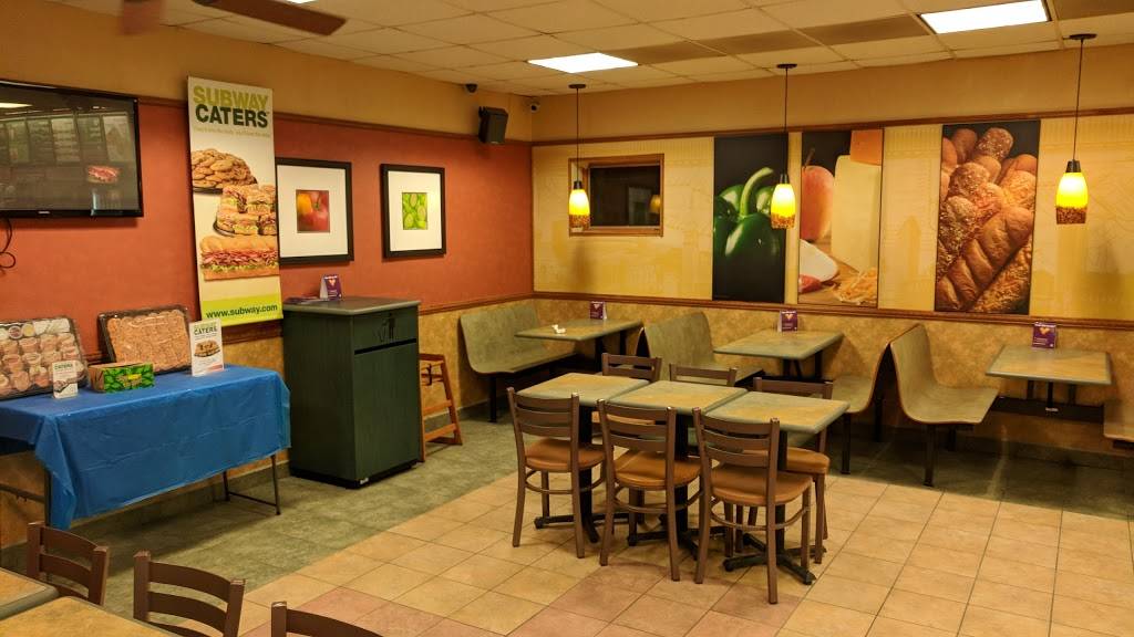 Subway | restaurant | 3030 Ingersoll Ave, Des Moines, IA 50312, USA | 5152556948 OR +1 515-255-6948