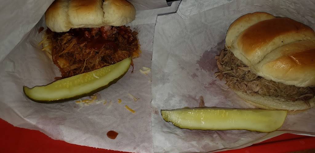 Yummy Bones Barbecue Fond du Lac | restaurant | 57 N Macy St, Fond du Lac, WI 54935, USA | 9202040055 OR +1 920-204-0055