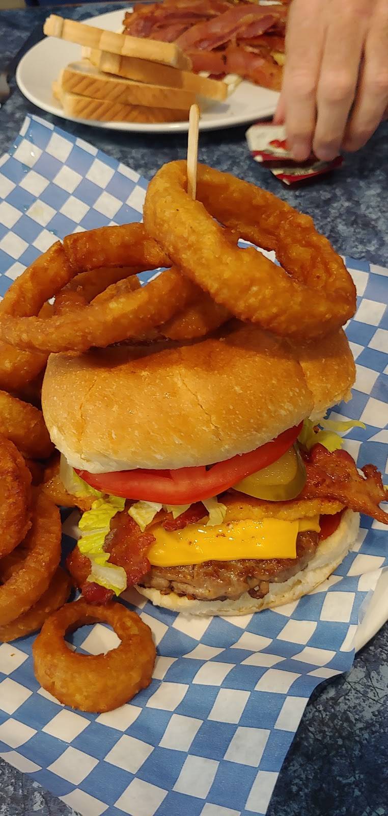 Orono Country Cafe | restaurant | 5348 Main St, Clarington, ON L0B, Canada | 9059839009 OR +1 905-983-9009