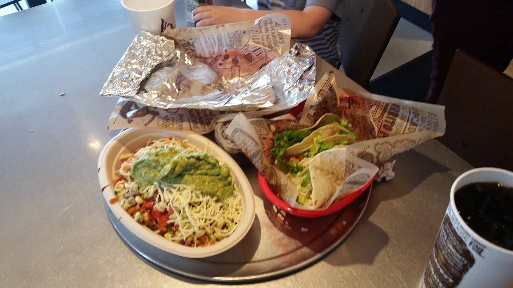 Chipotle Mexican Grill | restaurant | 3905 Dowlen Rd, Beaumont, TX 77706, USA | 4099240016 OR +1 409-924-0016