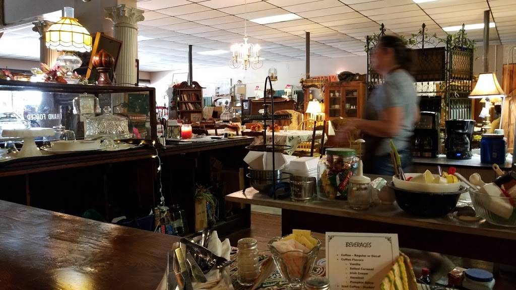 Chrisman Cafe | restaurant | 1001, 132 N Illinois St, Chrisman, IL 61924, USA | 2172692826 OR +1 217-269-2826