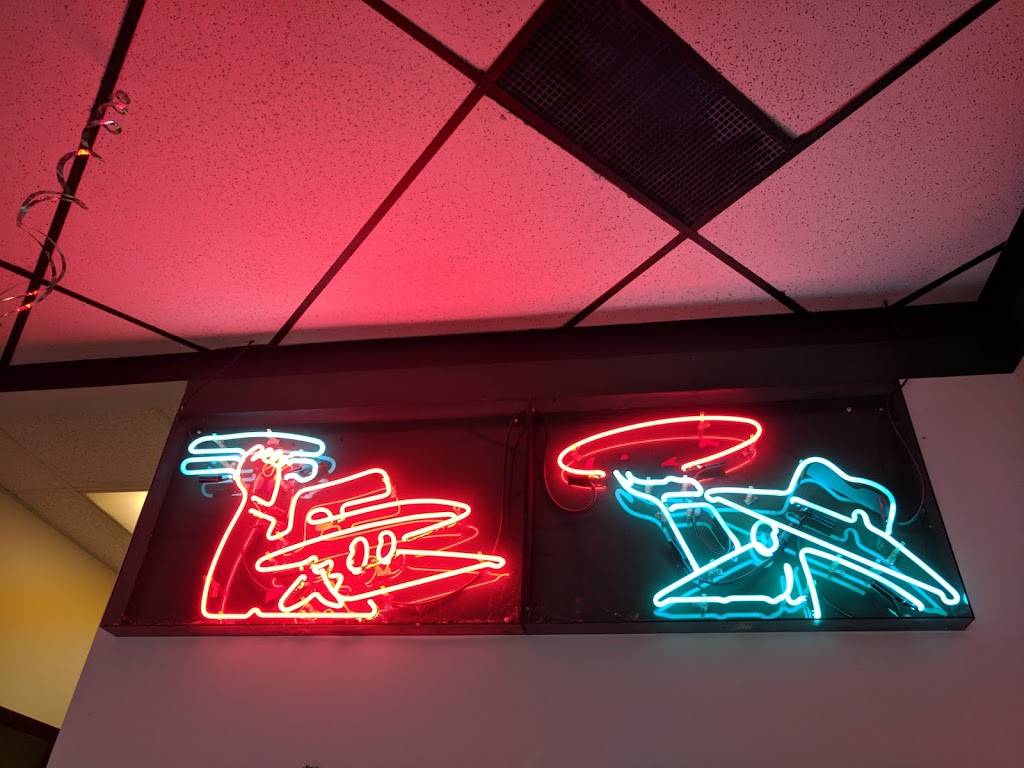 Spys | meal takeaway | 475 Tecumseh Rd E, Windsor, ON N8X 4W5, Canada | 5192524950 OR +1 519-252-4950