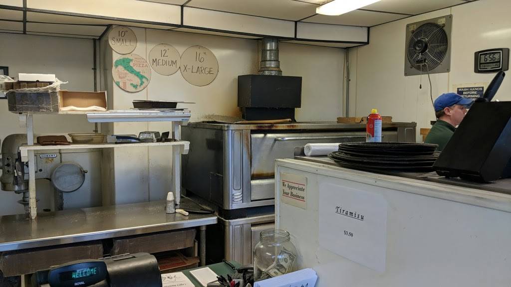 Mamma Lillas Pizza | meal delivery | 604 County Rd X, Clinton, WI 53525, USA | 6086764747 OR +1 608-676-4747