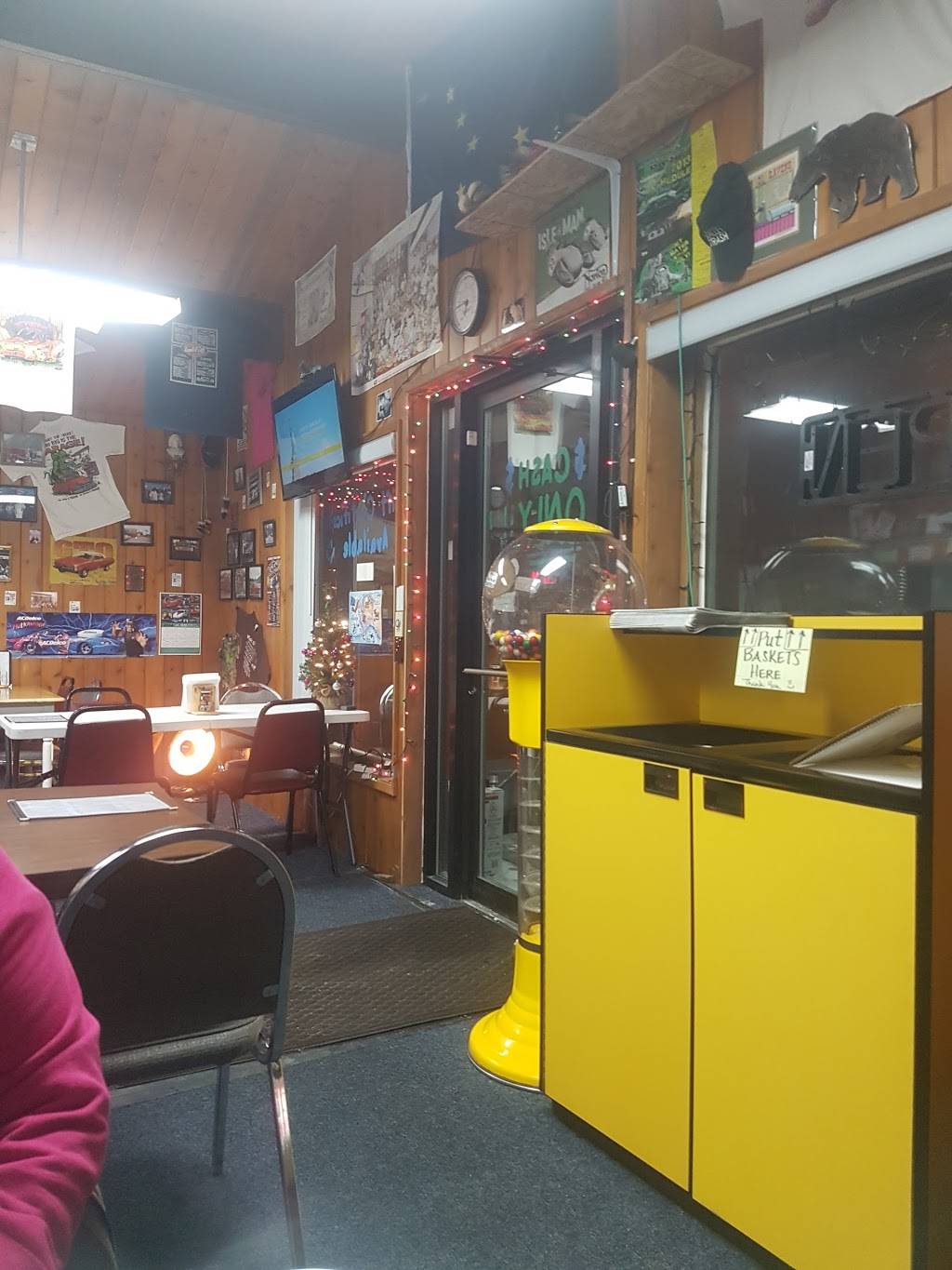 RWs Hamburger House | restaurant | 2200 E Parks Hwy, Wasilla, AK 99654, USA | 9073572300 OR +1 907-357-2300