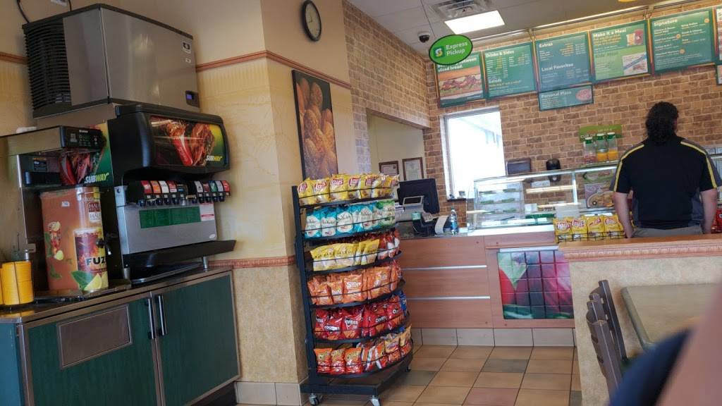 Subway Restaurants | restaurant | 3020 Skokie Hwy, Lake Bluff, IL 60044, USA | 8474732420 OR +1 847-473-2420