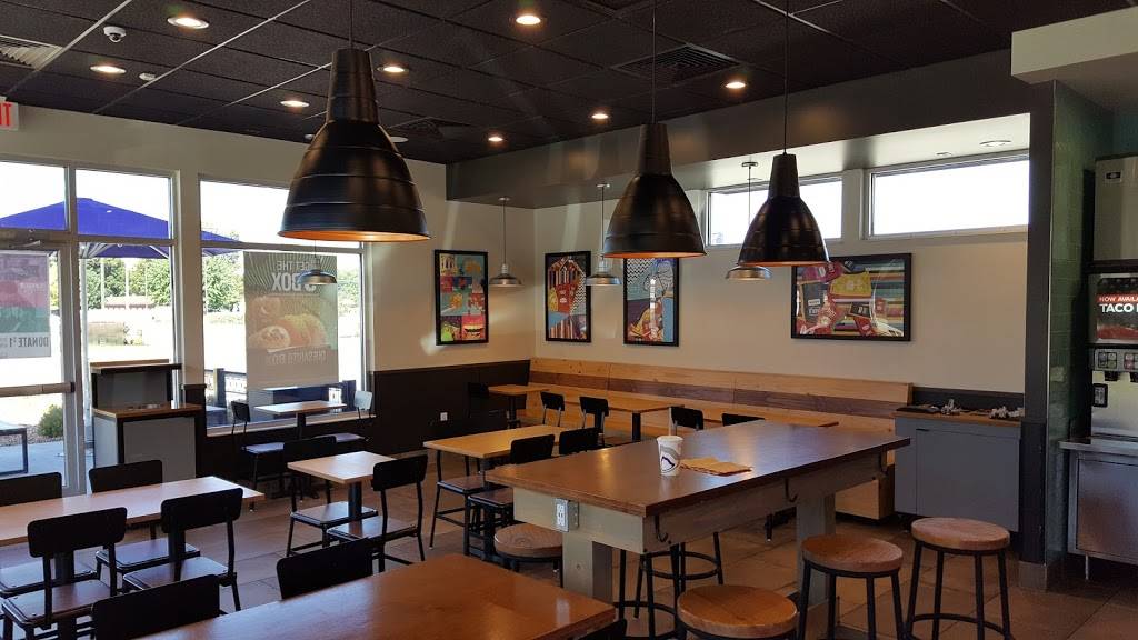 Taco Bell | meal takeaway | 200 N Missouri Ave, Corning, AR 72422, USA | 8708575700 OR +1 870-857-5700