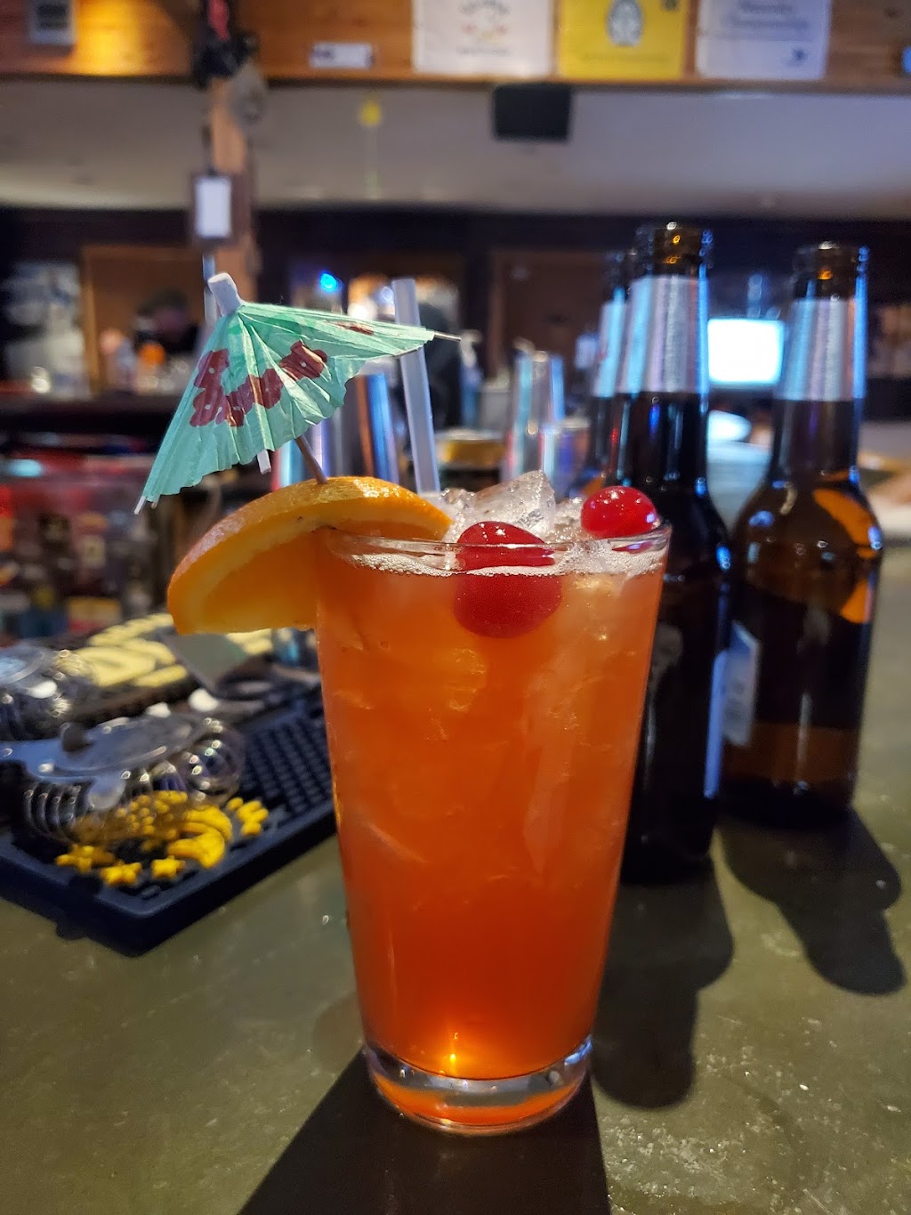 Stubbies Sports Bar & Eatery | restaurant | 123 Emma Rd 2nd Floor, Basalt, CO 81621, USA | 9709270501 OR +1 970-927-0501