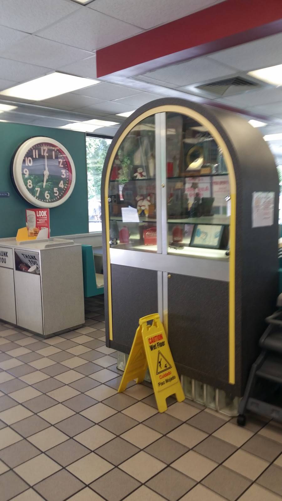 McDonalds | cafe | 329 2nd St, Williamsburg, VA 23185, USA | 7572200630 OR +1 757-220-0630