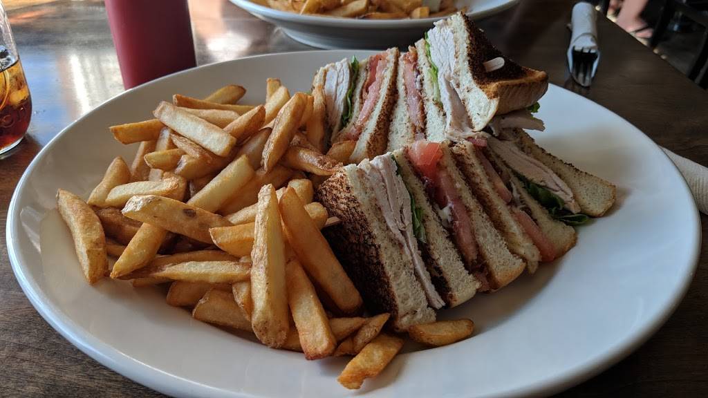 Royals Restaurant | restaurant | 6152 Perth St, Richmond, ON K0A 2Z0, Canada | 6138382222 OR +1 613-838-2222