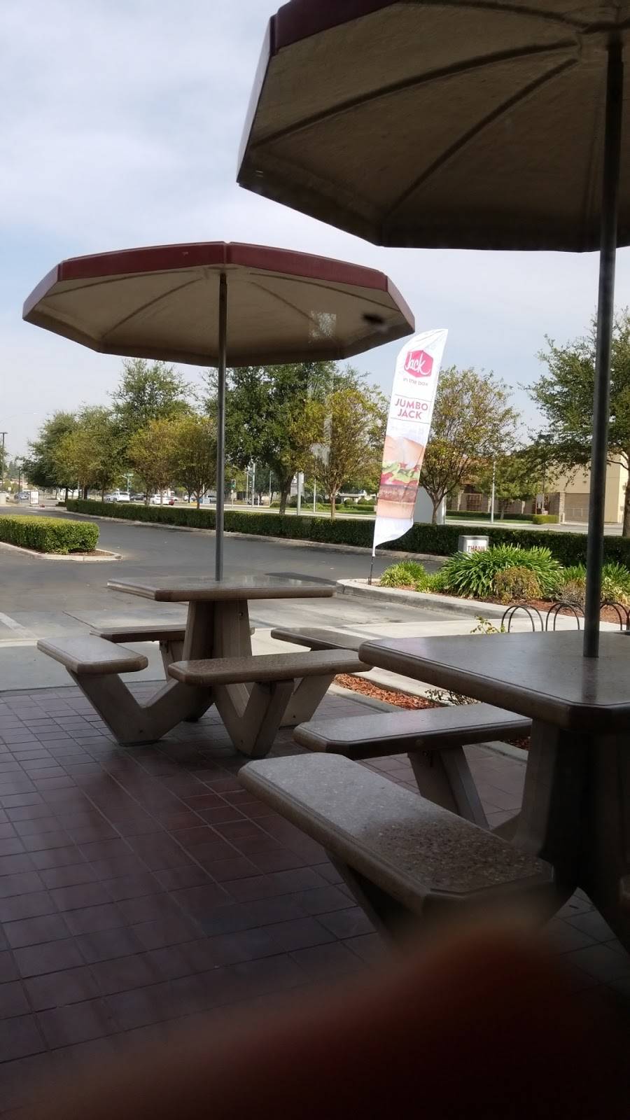 Jack in the Box | restaurant | 6759 N Milburn Ave, Fresno, CA 93722, USA | 5594490424 OR +1 559-449-0424