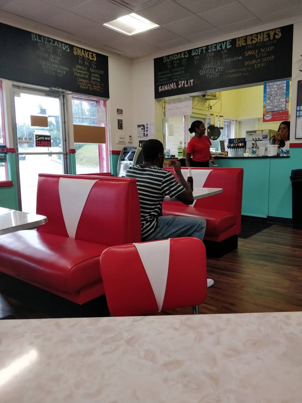 Lock & Dam Dog Shop | restaurant | 7331 Butler St, Pittsburgh, PA 15206, USA | 4123631919 OR +1 412-363-1919