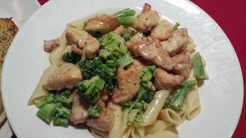 Dimitrious Family Restaurant | restaurant | 125 Bridge St, Pelham, NH 03076, USA | 6036354230 OR +1 603-635-4230