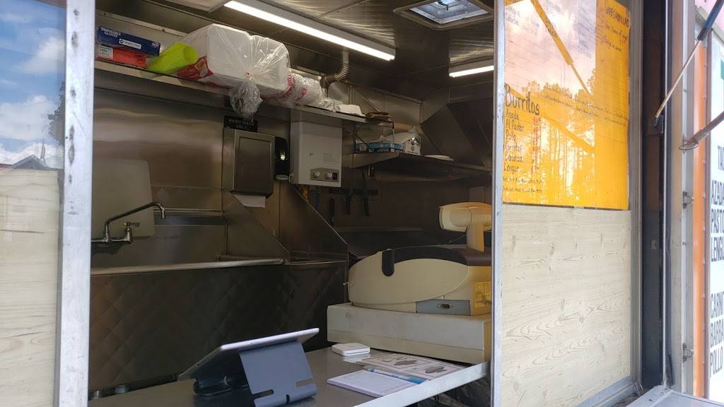 Taqueria La Esquina | restaurant | White Oak, NC 27523, USA | 9197464434 OR +1 919-746-4434