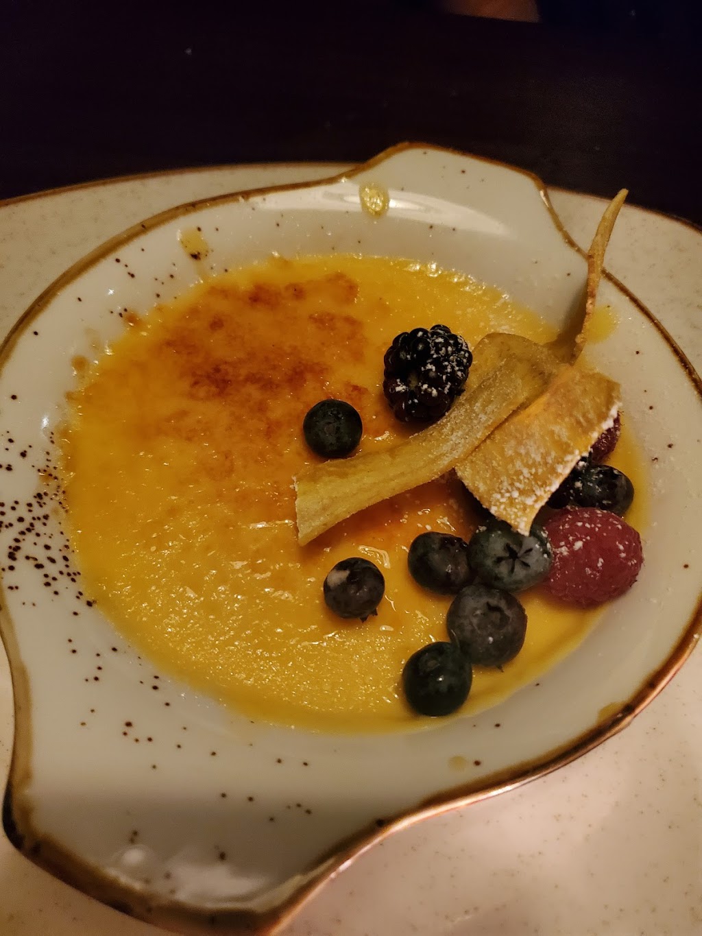 Regalia bar & restaurant | restaurant | 5959 N Broadway, Chicago, IL 60660, USA | 7738560175 OR +1 773-856-0175