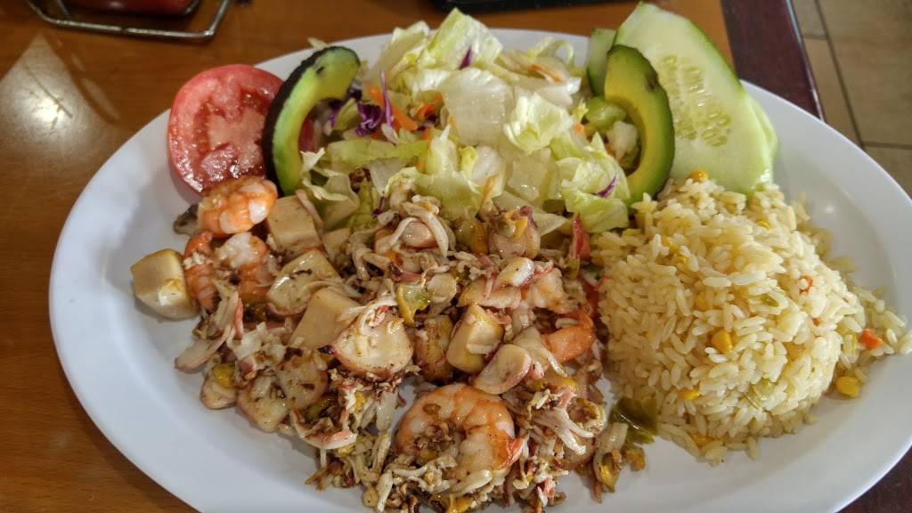 Mariscos El Nayarita | restaurant | 1922 E Lake Ave, Watsonville, CA 95076, USA | 8317631910 OR +1 831-763-1910
