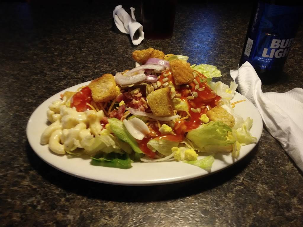 Pizza Hut | meal takeaway | 1590 E Chestnut St, Canton, IL 61520, USA | 3096476888 OR +1 309-647-6888