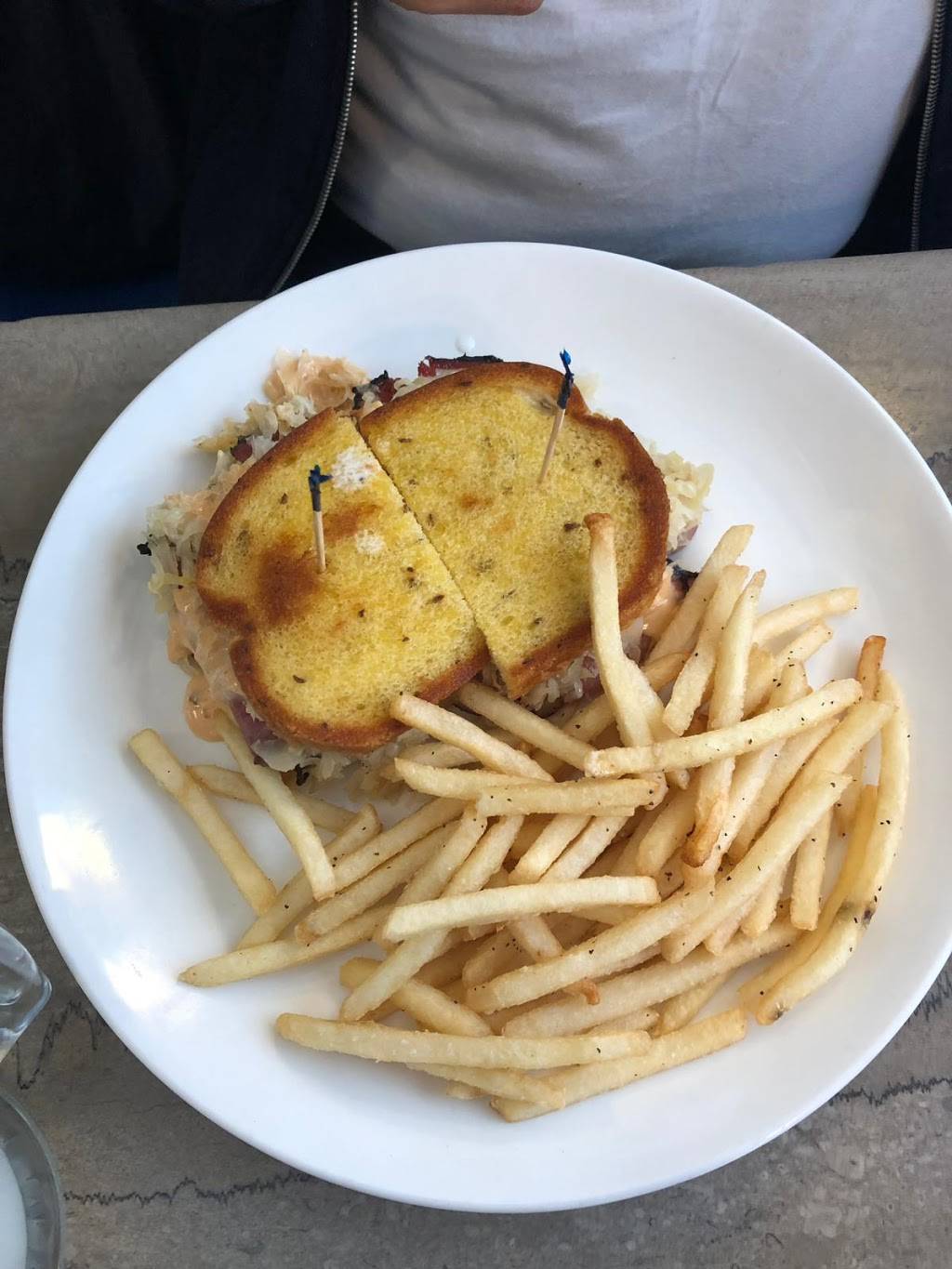 29 Diner | restaurant | 10536 Fairfax Blvd, Fairfax, VA 22030, USA | 7033520029 OR +1 703-352-0029