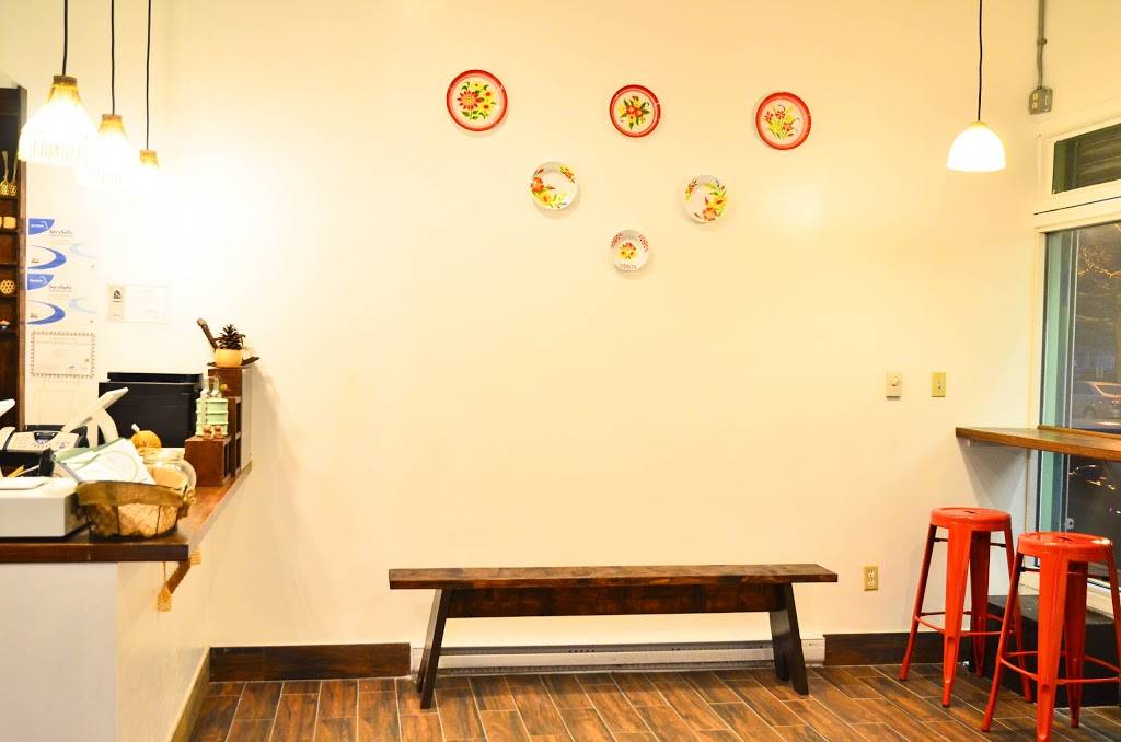 Bangkok Pinto | restaurant | 1041 Tremont St, Boston, MA 02120, USA | 6174425555 OR +1 617-442-5555