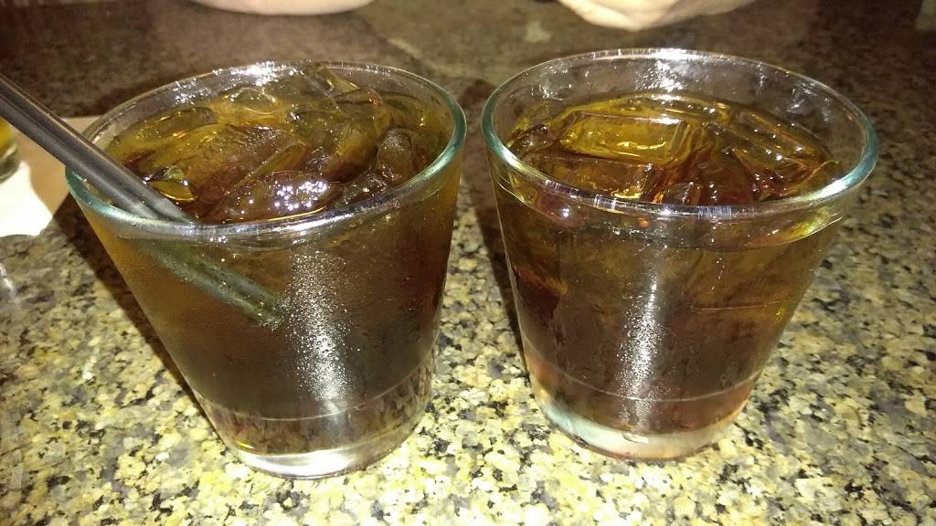 Gecko’s Grill & Pub | restaurant | 7228 55th Ave E, Bradenton, FL 34203, USA | 9417278988 OR +1 941-727-8988