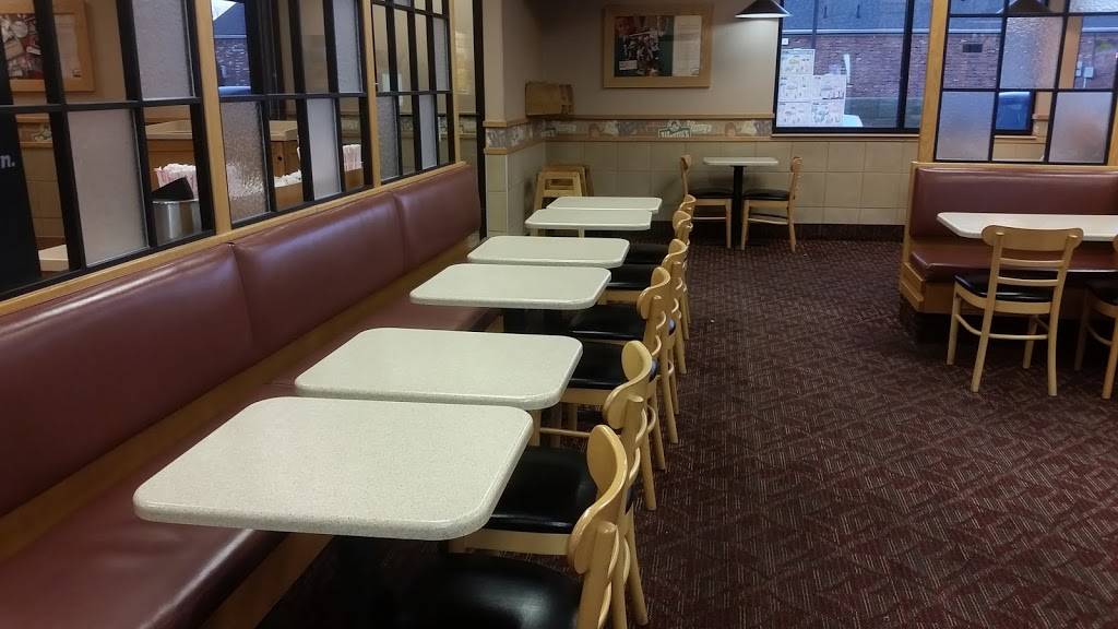 Wendys | restaurant | 125 N Dixon Rd, Kokomo, IN 46901, USA | 7654570574 OR +1 765-457-0574
