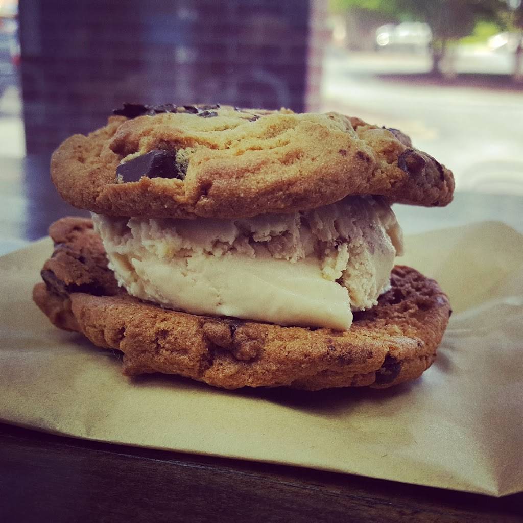 Rocky Moo | restaurant | 100 E Main St Ste R4, Spartanburg, SC 29306, USA | 8649131322 OR +1 864-913-1322