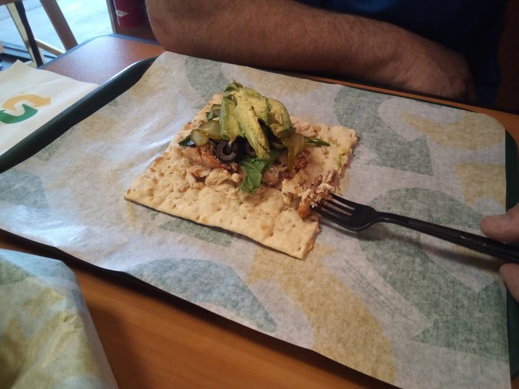 Subway | restaurant | 12117 Apple Valley Rd, Apple Valley, CA 92308, USA | 7609617600 OR +1 760-961-7600