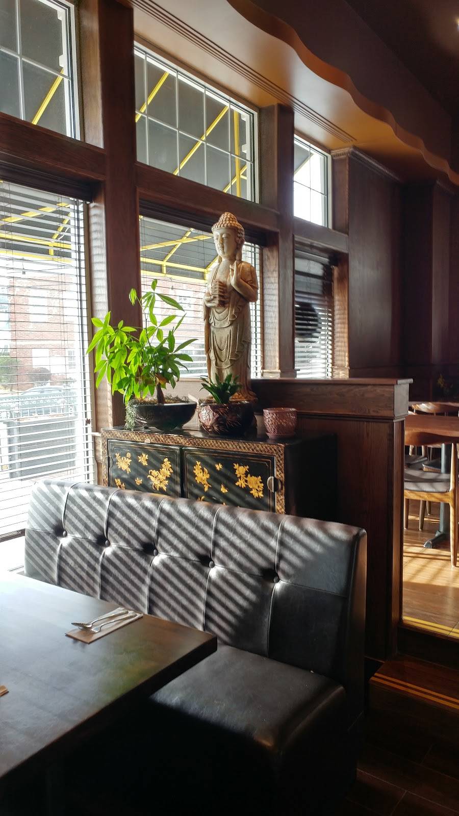 Fan Bistro | restaurant | 4175 Town Center Way, Livingston, NJ 07039, USA | 9737588108 OR +1 973-758-8108