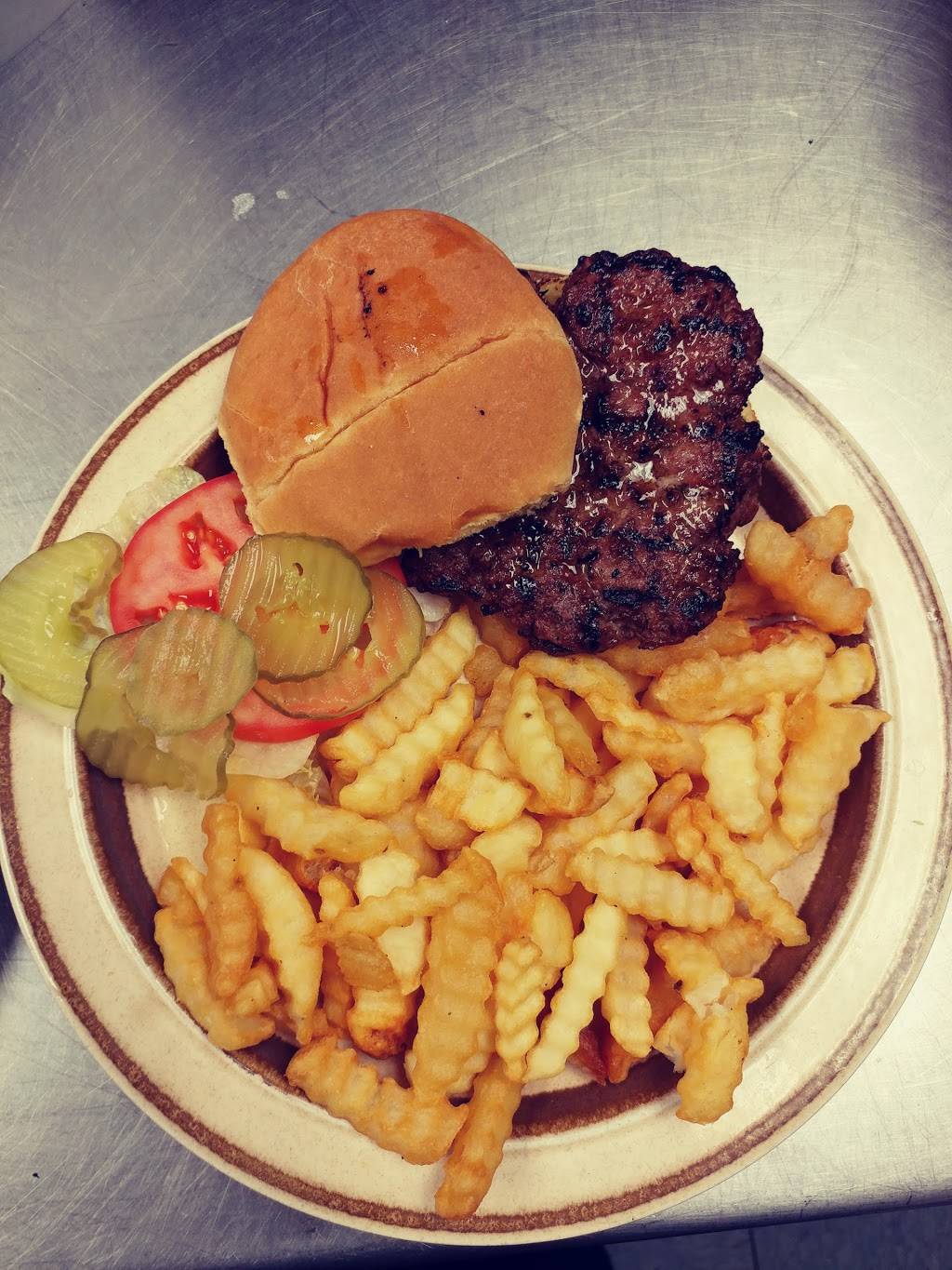 The Lake House | restaurant | 2822 N Center St, Maryville, IL 62062, USA | 6182882200 OR +1 618-288-2200