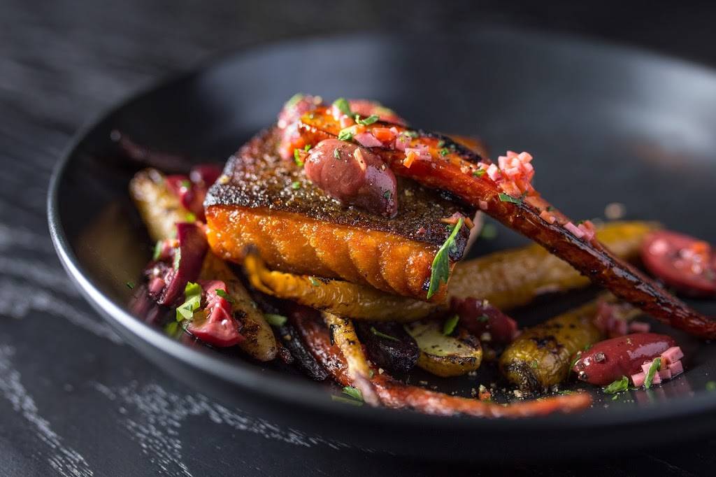 Clever Rabbit | restaurant | 2015 W Division St, Chicago, IL 60622, USA | 7736978711 OR +1 773-697-8711