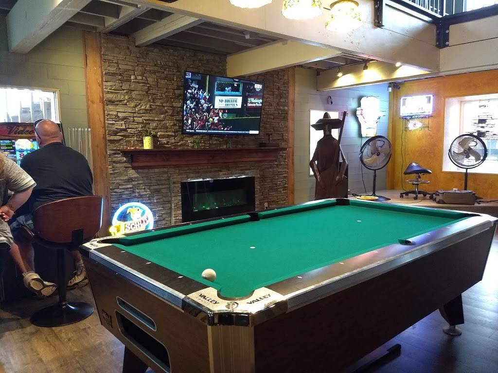 Barstool Mountain Saloon | restaurant | 1104 Bagnell Dam Blvd, Lake Ozark, MO 65049, USA | 5736931887 OR +1 573-693-1887