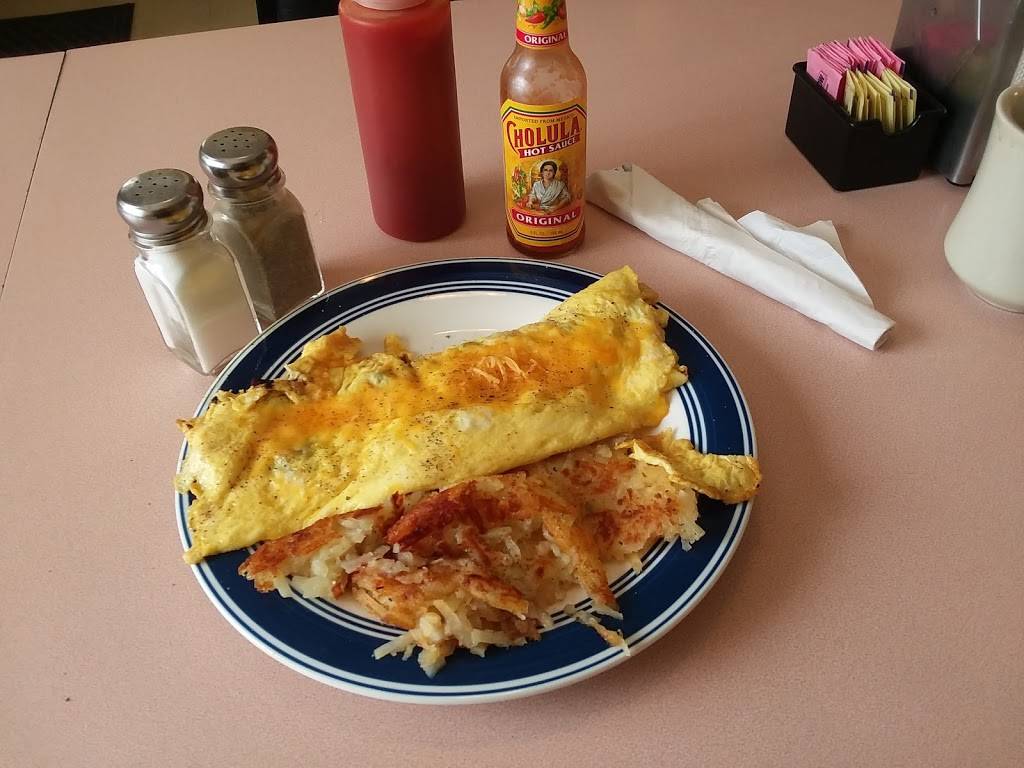 Harvest Table Diner | restaurant | 120 S Center St, Saybrook, IL 61770, USA | 3094759159 OR +1 309-475-9159