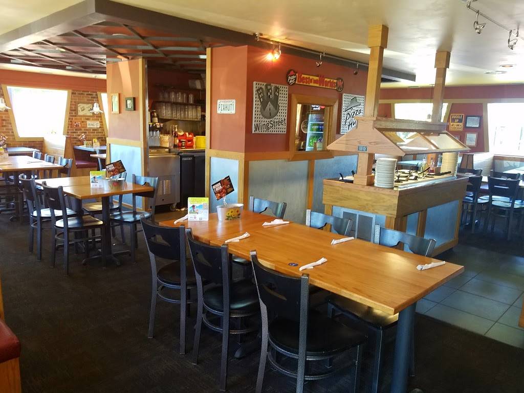 Pizza Hut | meal takeaway | 901 N Center Ave, Merrill, WI 54452, USA | 7155362433 OR +1 715-536-2433