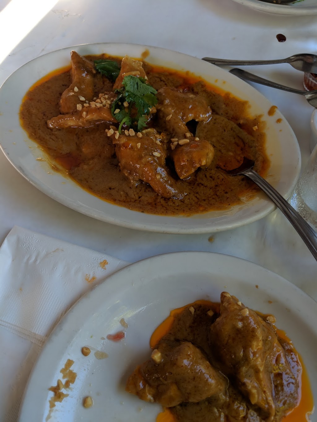 Lemongrass | restaurant | 1705 NE Couch St, Portland, OR 97232, USA | 5032315780 OR +1 503-231-5780