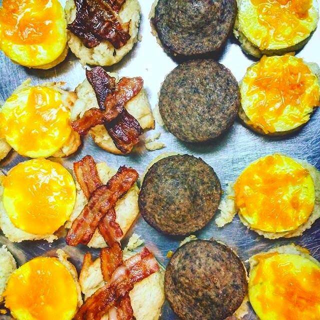 Smelly Cat Coffee House & Roastery | cafe | 514 E 36th St, Charlotte, NC 28205, USA | 7043749656 OR +1 704-374-9656